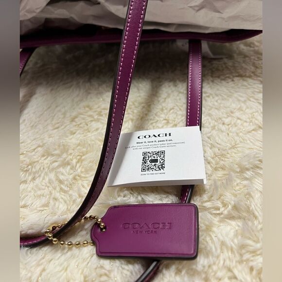 🍀🌷NWT! | Coach City Tote Handbag Signature Canvas Msrp:$398.00 - Picture 11 of 12